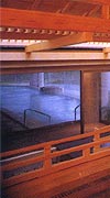 白玉の湯　華鳳　能舞台の檜風呂